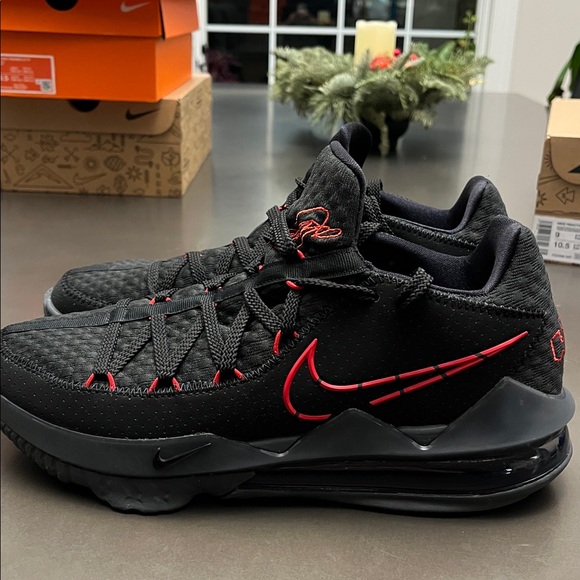 Nike LeBron 17 Low Black Red Dark Grey Men’s Size 10